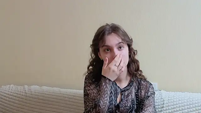 JolieDerringer online show from May 24, 8:35 am