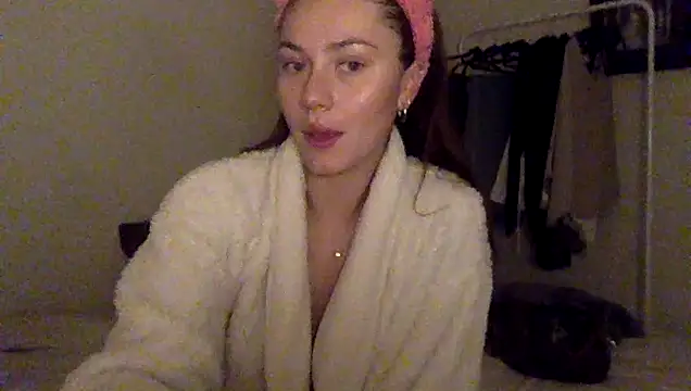 daisycollins online show from May 8, 1:14 pm