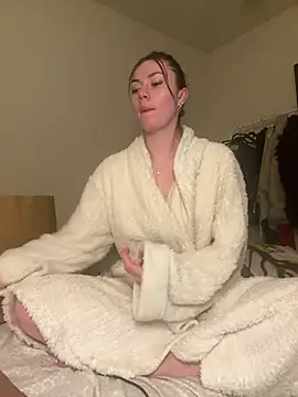 daisycollins online show from May 20, 10:12 am