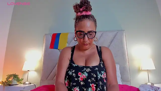 Eva-Millss online show from June 30, 8:52 pm