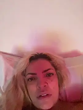 afroditajohnson  online show from June 7, 9:32 pm