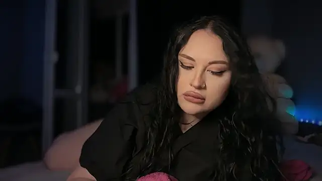 Sofi  Si online show from June 29, 7:24 pm