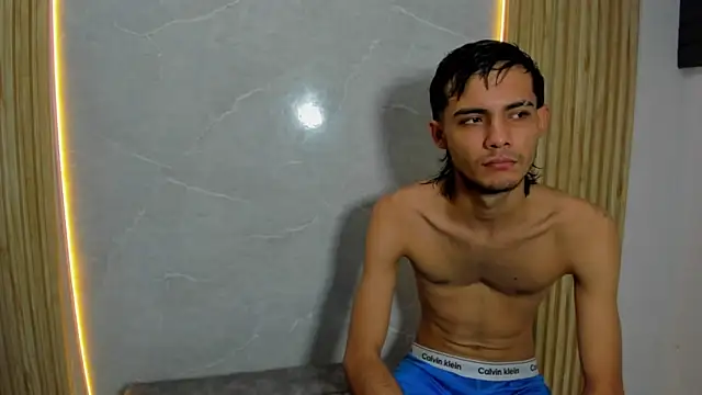 Fresh Kitten online show from May 11, 3:07 pm