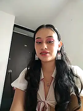 L0lita Emi12 online show from July 1, 7:35 pm
