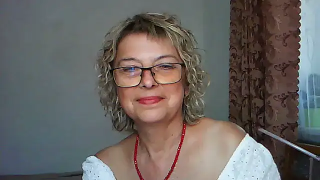 ElizabethGorden online show from July 4, 12:34 pm
