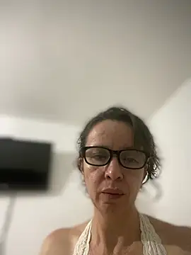 Soy Camila8 online show from June 3, 1:28 am