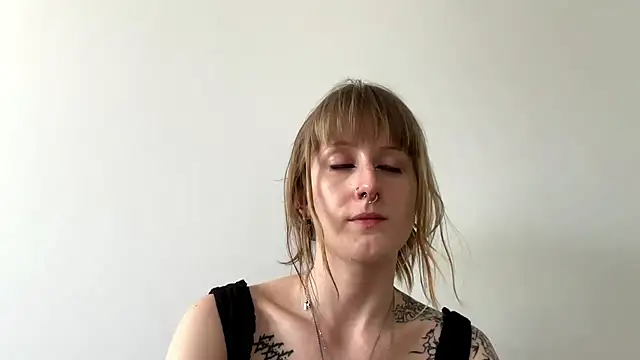 LaraLovely online show from July 13, 3:46 pm