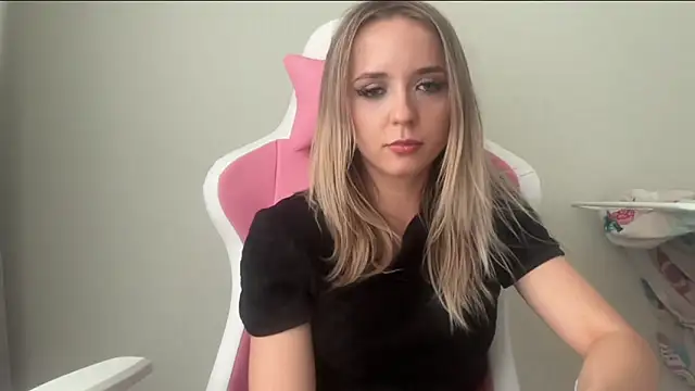 SisiBunny online show from June 11, 4:37 pm