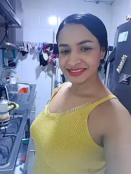 mell0102 online show from July 15, 4:11 pm