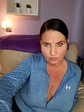 Velvet-Milf online show from May 19, 8:32 am