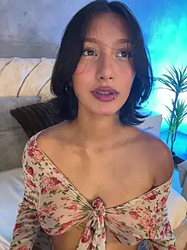 yazmin rouse  online show from July 23, 3:36 am