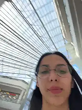LeslyJouretdy online show from May 18, 2:23 pm