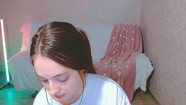 SiennaMia online show from June 3, 4:34 pm