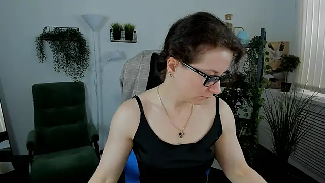 AureliaGleam online show from June 12, 3:14 am