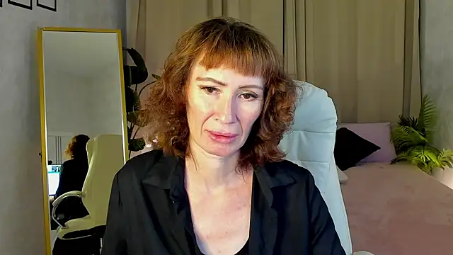 gracekellyyy online show from July 12, 4:24 am
