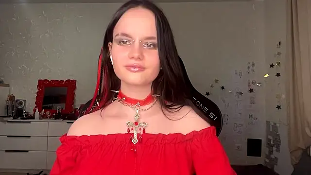 Tailor Kayka online show from May 7, 3:38 pm