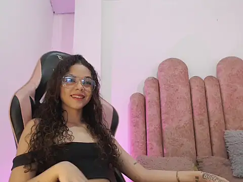 Sofivega18 online show from June 23, 12:41 am