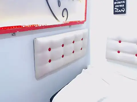 whitneynaugthyxxxx online show from June 13, 5:43 pm