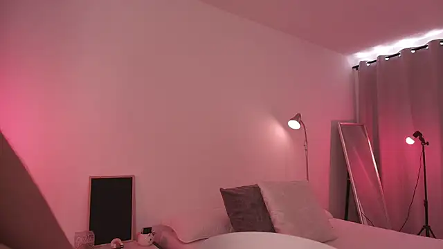 fluffylips online show from August 2, 3:04 pm