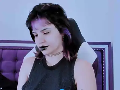 deexirl online show from May 9, 3:14 pm