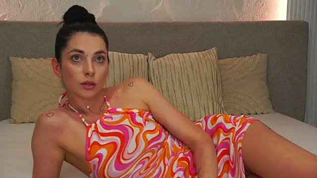 MissSophiee  online show from June 2, 8:54 pm