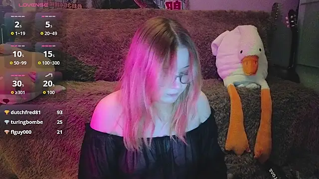 LeahBay online show from July 26, 8:38 pm