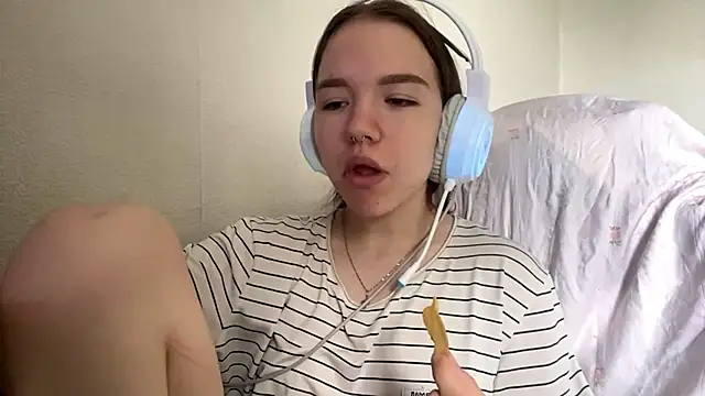 FewerCadre online show from May 28, 7:28 am