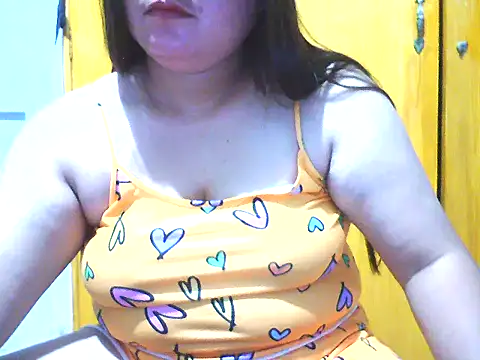 xsweetlover69x online show from June 3, 8:03 pm