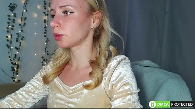 MiaKayden online show from May 25, 1:43 pm