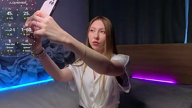 KristyStromain online show from June 2, 1:06 am