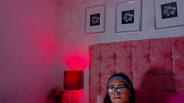 Mila Dreamm online show from May 28, 11:52 am