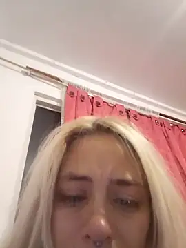 sofigirlgold online show from June 2, 6:03 am