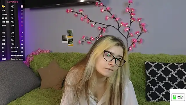 HellyCherry online show from June 6, 7:42 pm