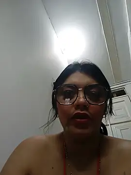 luxuryluna online show from July 20, 11:05 pm