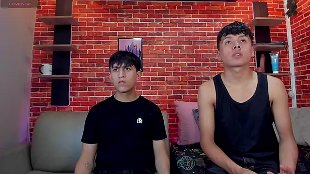 Hoot boyss  online show from July 14, 7:51 pm