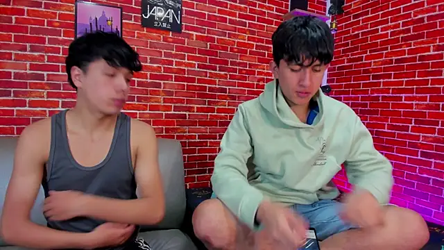 Hoot boyss  online show from June 12, 7:55 pm