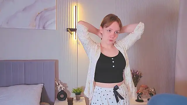 marilynie online show from June 3, 6:03 am