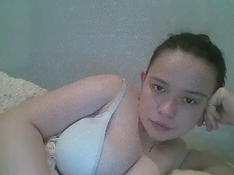 RiaLowelyt online show from June 3, 2:33 pm