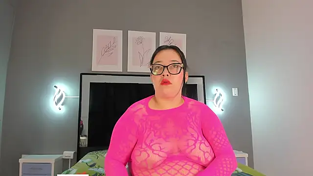 zoe curvyy online show from June 1, 12:07 pm