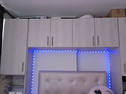 Honniewhitee  online show from August 3, 4:34 pm