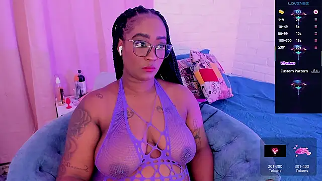 alison daniels  online show from January 15, 9:32 pm