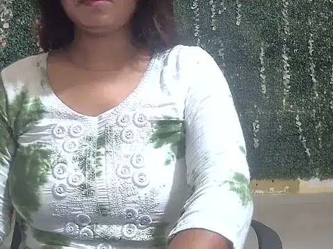 shallykaur online show from June 4, 3:45 am