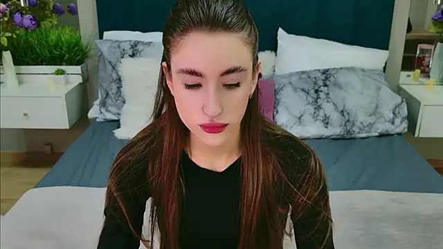 MadisonRen online show from June 2, 11:55 am