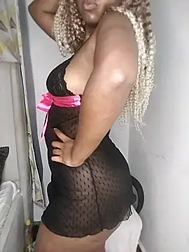 sexyygyall online show from July 18, 7:16 pm