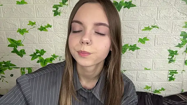 LisaPorse online show from June 3, 2:33 pm