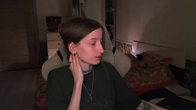 cath alien online show from June 3, 8:25 pm