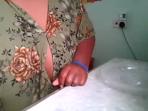 Toxicrose1 online show from June 20, 5:11 am