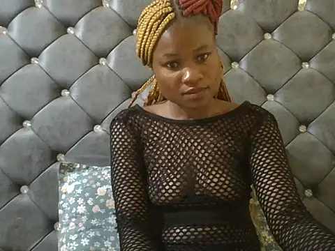 queenivy1 online show from June 2, 2:45 am