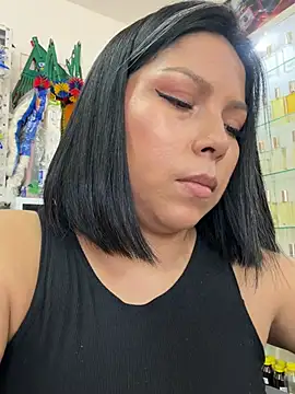 ISABELLA  LUNA online show from June 2, 3:35 pm