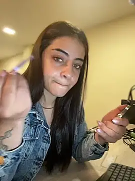 Hanna Cruz  online show from July 21, 3:57 pm